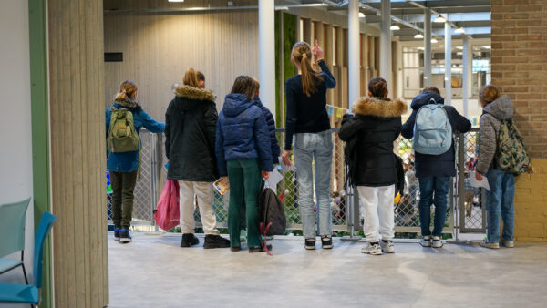 Basisschoolleerlingen op cultuurmarkt bij Kind en Onderwijs||||